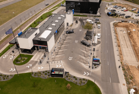 Pre-engineered steel car wash building in Texas